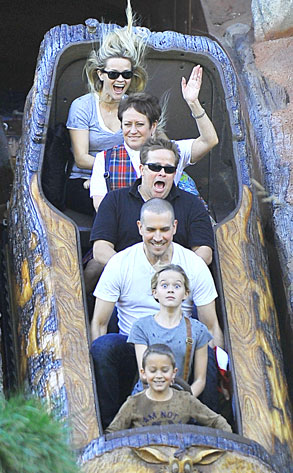 Reese Witherspoon, Ava Phillippe, Deacon Phillippe, Jim Toth Reese Witherspoon, Ava Phillippe, Deacon Phillippe, Jim Toth